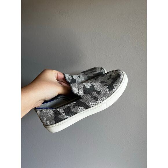 Rothy’s Grey Camo, The Kids Sneaker. Size 4 kids - Picture 1 of 6